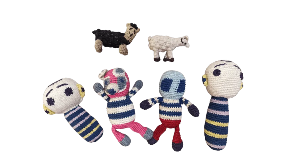 Rochak Handknit 用棉线编织的钩针娃娃